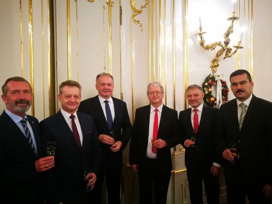 2018-01-10 Prijatia u prezienta SR ZMENENÉ IMG_20180110_114049.jpg 2018-01-10 Prijatia u prezienta SR ZMENENÉ IMG_20180110_114049.jpg